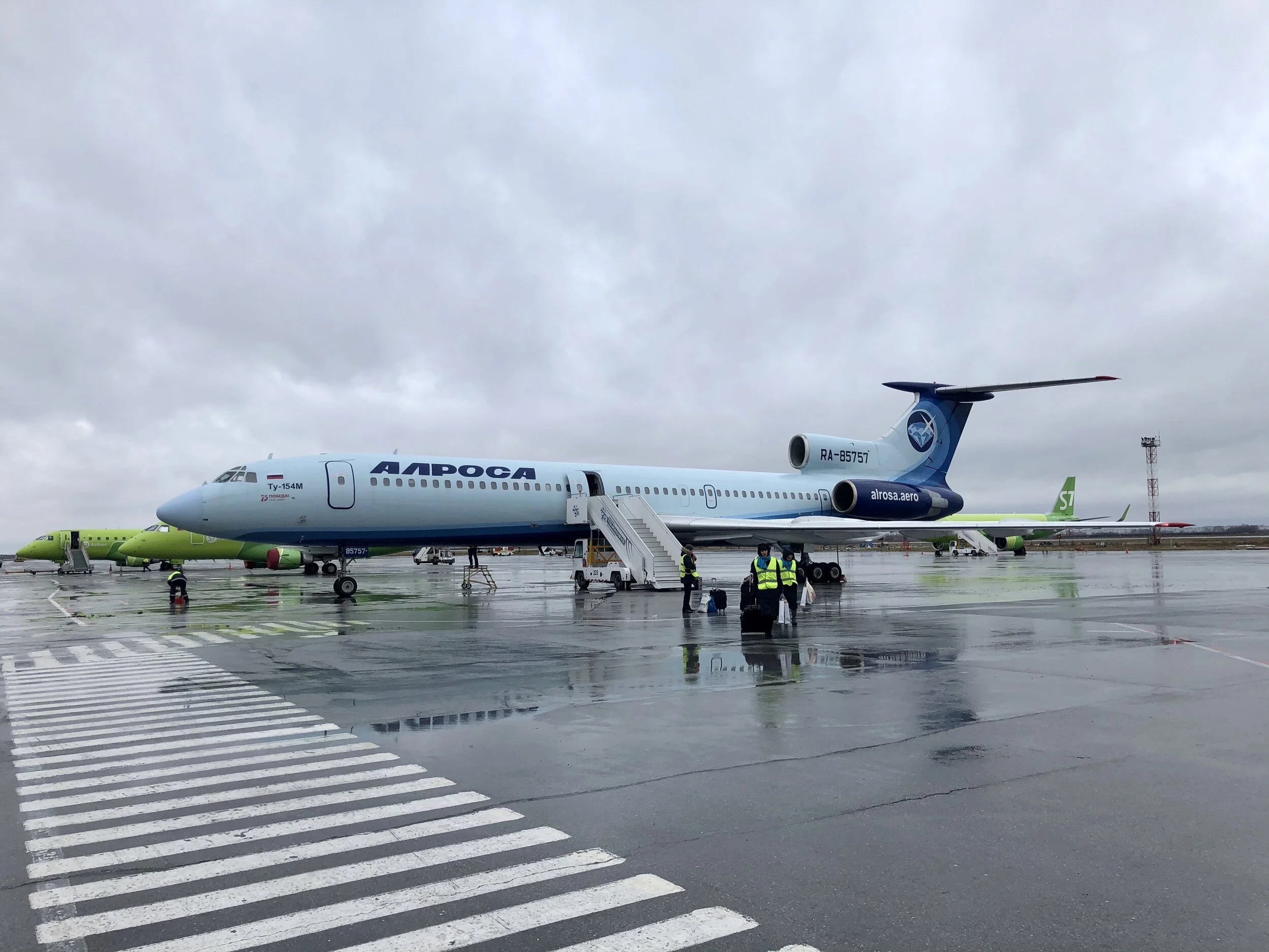 New pics & video of last Tu-154 commercial flight — Allplane